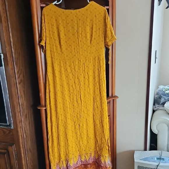 Mudd Yellow Maxi Dress with Button-Down Front - Picture 4 of 4